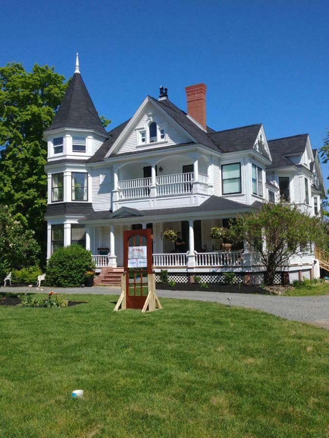 By The River B&B Fredericton Exteriör bild